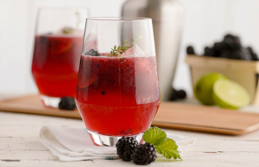 summer blackberry crush cocktail